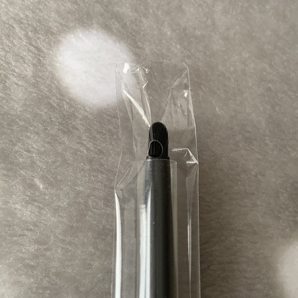 NARS Wet/Dry Eyeliner Brush #51 - Picture 4 of 6